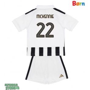 Juventus Weston McKennie #22 Replika Babytøj Hjemmebanesæt Børn 2026-27 Kortærmet (+ Korte bukser)